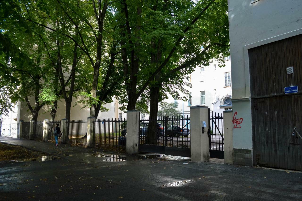 City Centre Kreutzwaldi Apartment, Free Parking تالين المظهر الخارجي الصورة